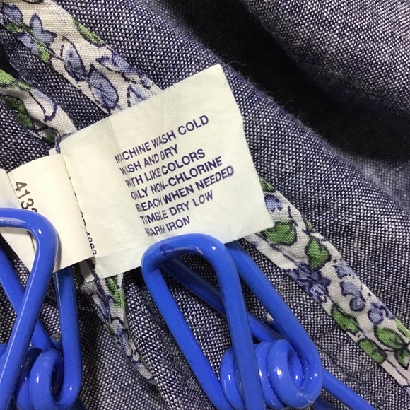 GAP Chambray Blue Cotton Pleated Woman’s Top - Picture 9 of 13